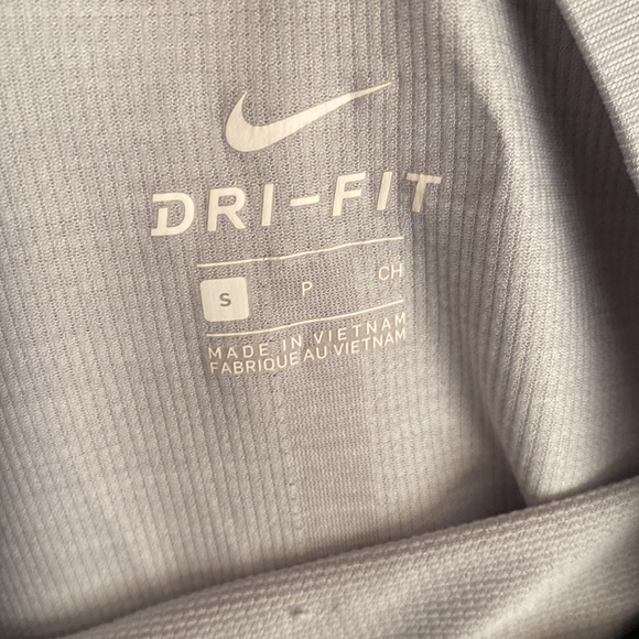 Nike Gray Running Shirt Size S - Picture 4 of 6
